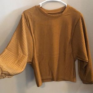 Crew neck raglan sleeve